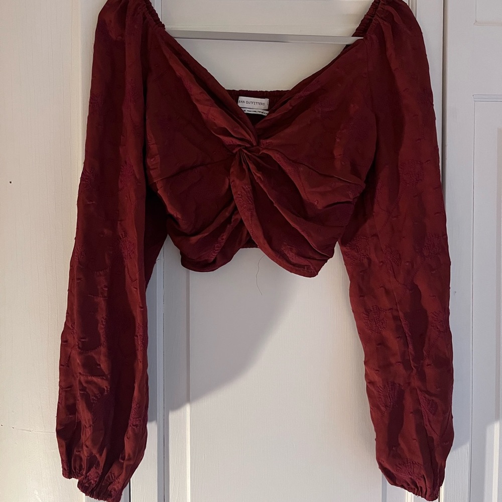 Urban Outfitters top size M (runs small)